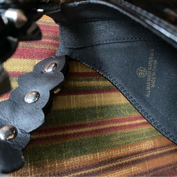 Liliana black patent strappy high heels with back zipper in great condition - Picture 5 of 8